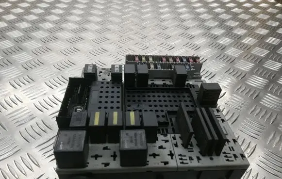 Volvo S80 Fuse module 8645729 8688153