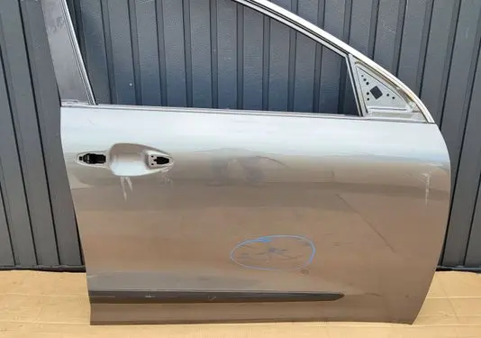 KIA Niro Front door
