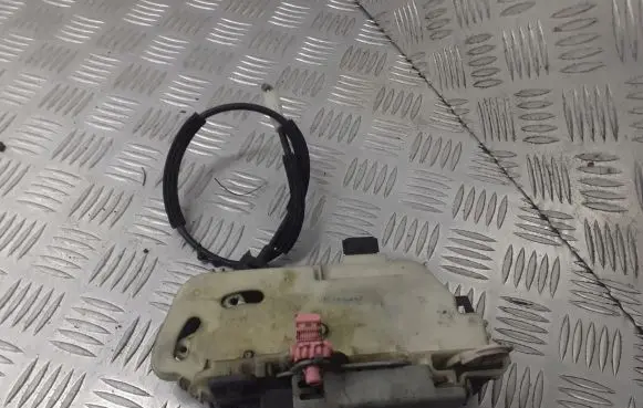 Ford Focus Front door lock 977346-200