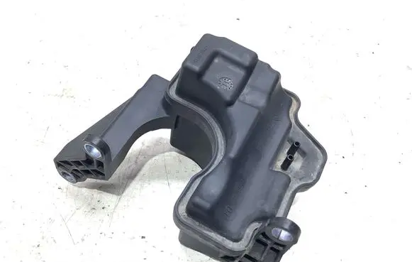 Vacuum air tank