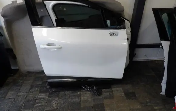 Renault Captur II Front door