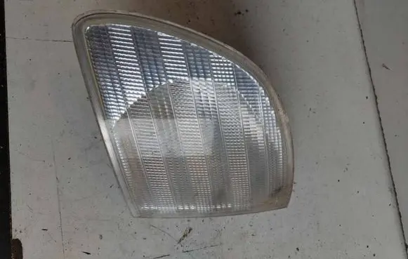 Mercedes-Benz Vito Viano W638 Front indicator light 6R01489