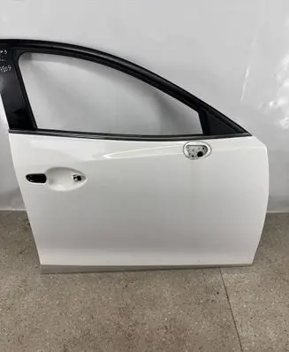 Mazda 3 III Front door