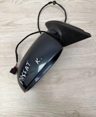 Volkswagen PASSAT B6 Front door electric wing mirror E1010781