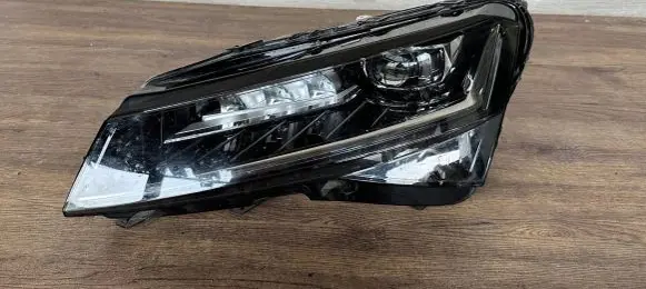 Skoda Superb B8 (3V) Headlight/headlamp 3V1941015D