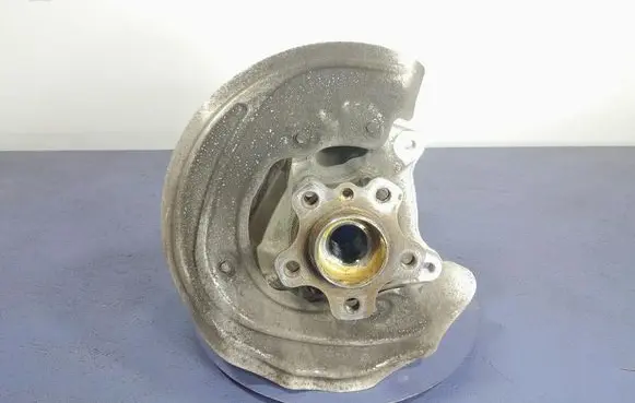 BMW X4 F26 Front wheel hub spindle knuckle 6882597