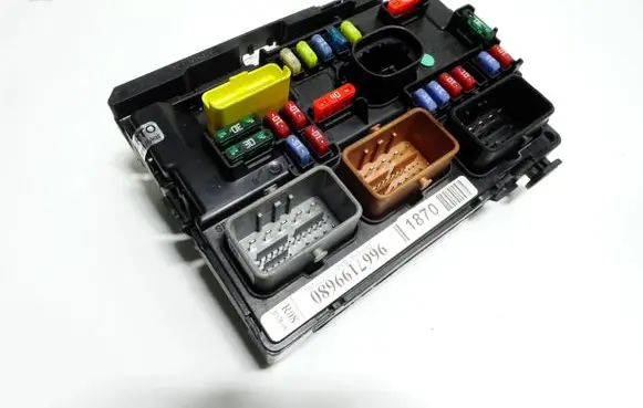 Citroen C4 Grand Picasso Fuse module 9667199680