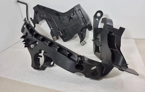 Audi A4 S4 B8 8K Headlight/headlamp mounting bracket 8K0805608 8K0805608R 2002838R
