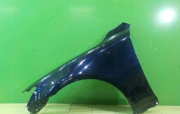 Lexus IS 220D-250-350 Fender PRZOD LEWY