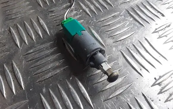 Clutch pedal sensor