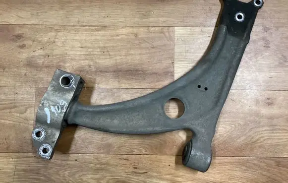 Volkswagen PASSAT B6 Front control arm 3C0407153B