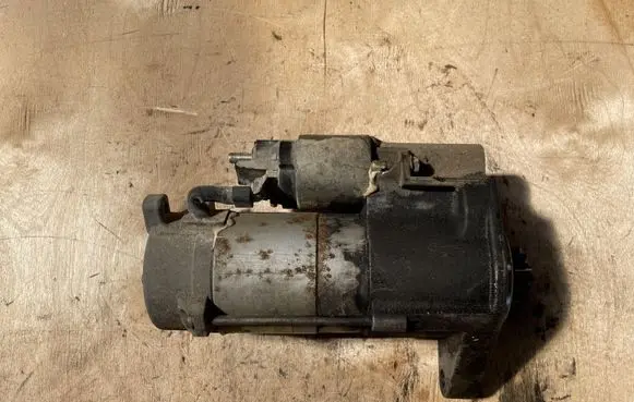 Land Rover Discovery 4 - LR4 Starter motor AH2211001AC