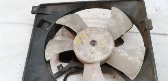Mazda Xedos 6 Radiator cooling fan shroud