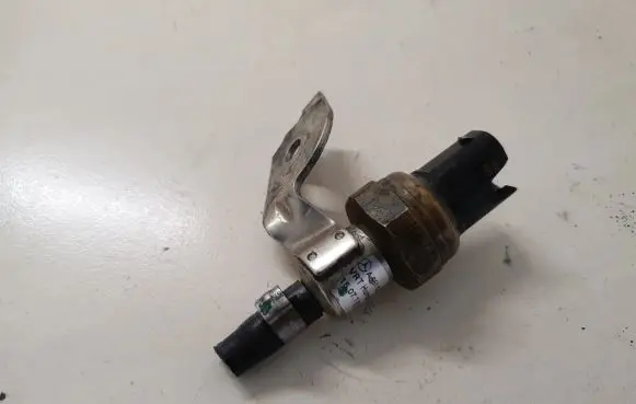 Mercedes-Benz C W204 Fuel pressure sensor A6510703081