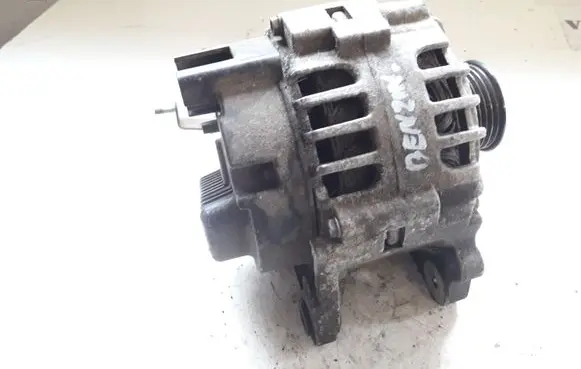 Volkswagen Polo V 6R Generator/alternator 03D903025J