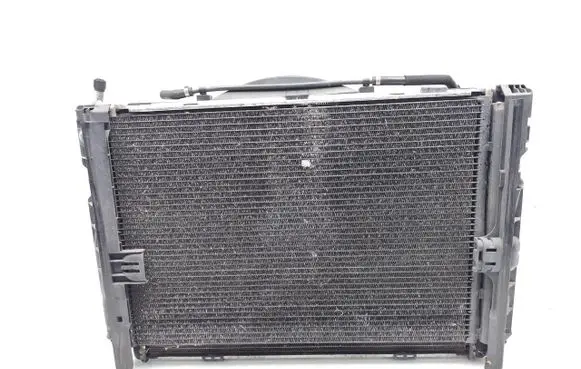 BMW 3 E90 E91 Coolant radiator 7523259 6937515 7524914