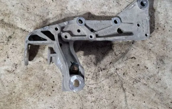 Volkswagen Golf Plus Front lower control arm/wishbone 1K0199295E