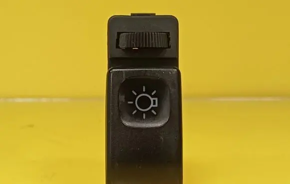 Seat Toledo I (1L) Headlight level height control switch 1L0941531