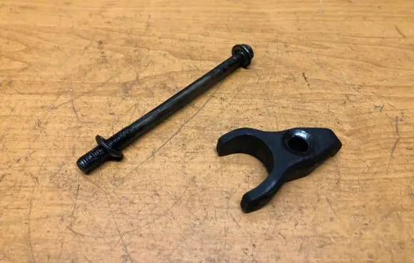 Toyota Corolla E120 E130 Fuel Injector clamp holder