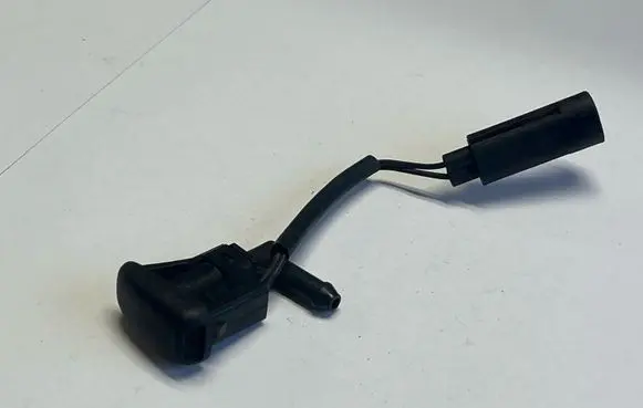 BMW Z4 E85 E86 Windshield washer spray nozzle 7110851