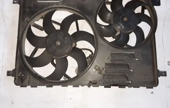 Nissan Juke I F15 Radiator cooling fan shroud LR002660