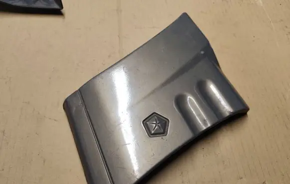 Jeep Grand Cherokee Fender end trim 55295537
