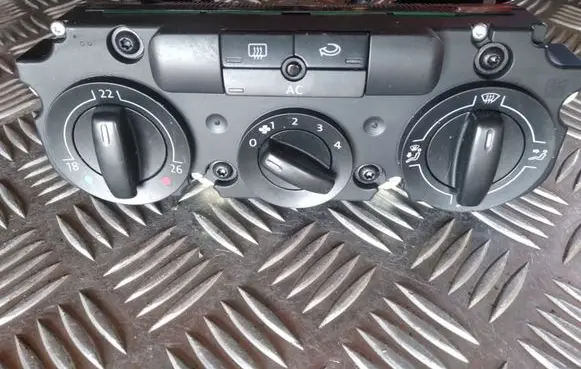 Volkswagen Golf V Climate control unit 1K2820045B 5HB00932226