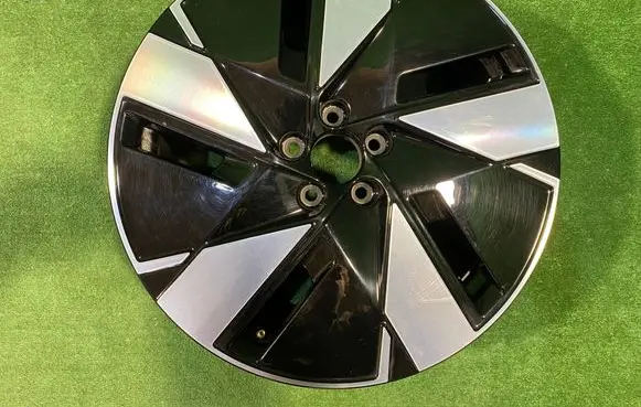 Volvo XC40 R19 alloy rim 32294213