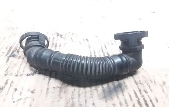 Skoda Octavia Mk2 (1Z) Breather hose/pipe 03L103493