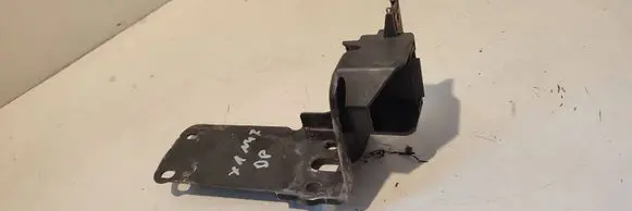 BMW X1 E84 Radiator mount bracket 51647117 23781010