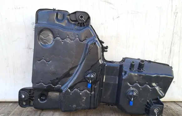 Volkswagen Tiguan AdBlue liquid reservoir 5qf131877f