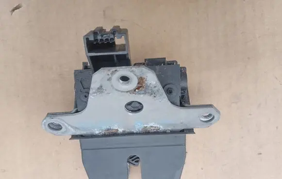 Ford C-MAX I Tailgate/trunk/boot lock/catch/latch 8M51R442A66DA