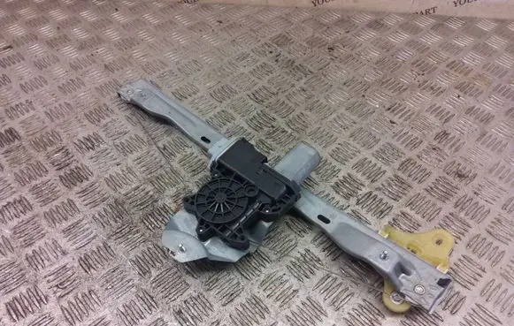 Smart ForFour II W453 Front door window regulator with motor 807219365R