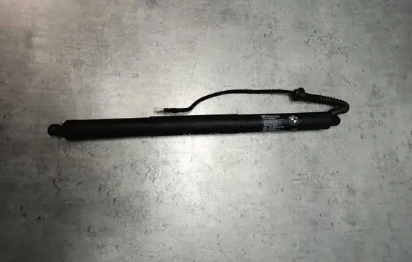 BMW X5 F15 Tailgate strut 7361878