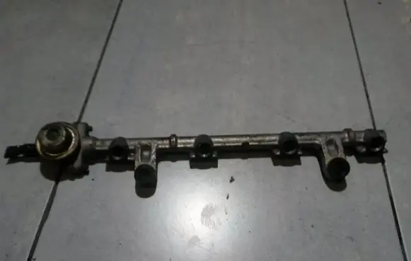 Toyota Yaris Fuel main line pipe