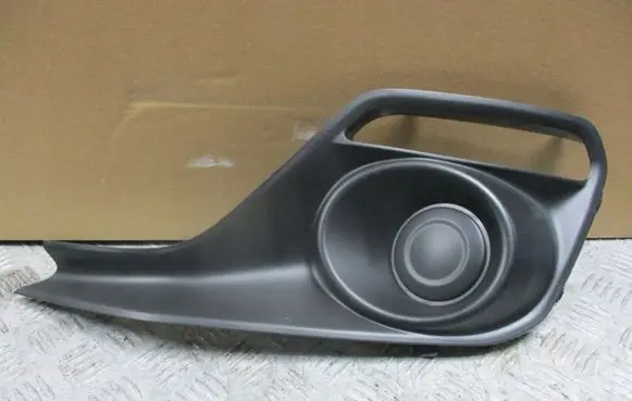 Suzuki Swift III Front fog light trim/grill 7176152R2