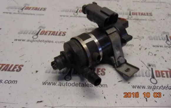 Honda CR-V Headlight washer pump 