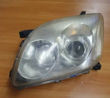 Toyota Avensis T250 Headlight/headlamp Koito0543