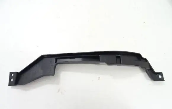 Front bumper mounting bracket