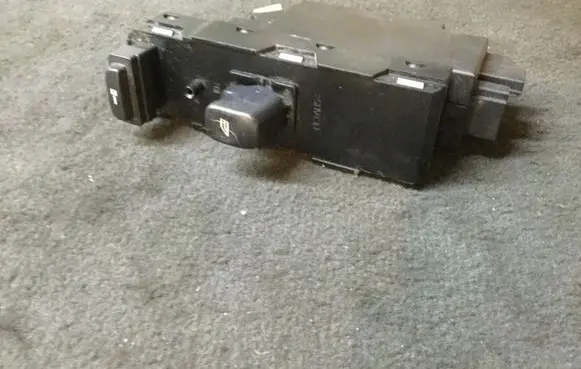 Volvo S60 Electric window control switch 30739981