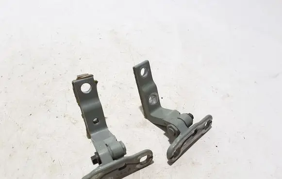 Volvo C40 Front door upper hinge 31424586