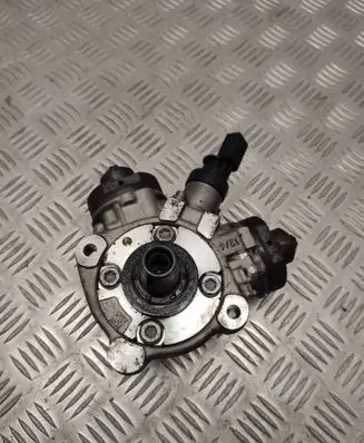 BMW X3 F25 Fuel injection high pressure pump 7800123