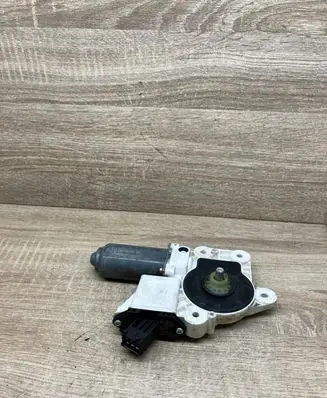 Opel Vectra C Rear door window regulator motor 24414777 991324102