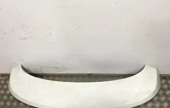 Tailgate/trunk spoiler