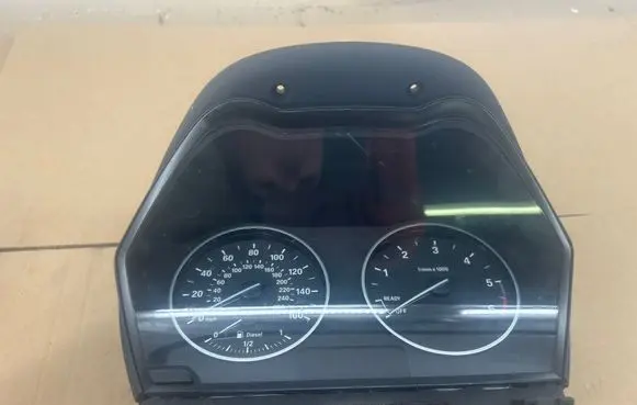 BMW 1 F20 F21 Speedometer (instrument cluster) 17649411 9277543 229100604