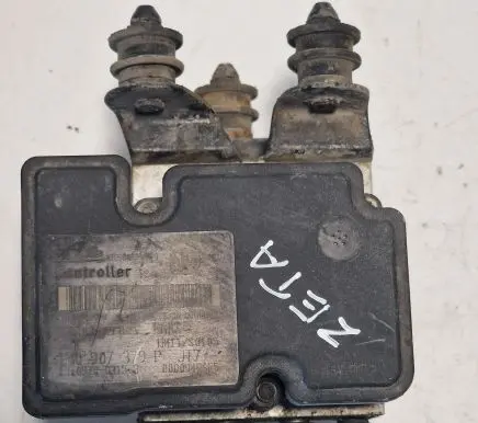 Skoda Octavia Mk2 (1Z) ABS Pump 00009496E5 10097003153