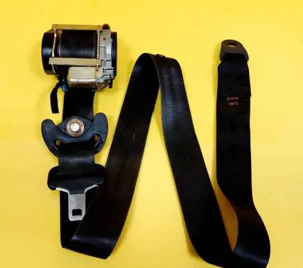 Peugeot 807 Front seatbelt 040114