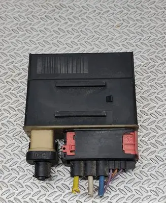 Peugeot 308 Glow plug pre-heat relay 018010953