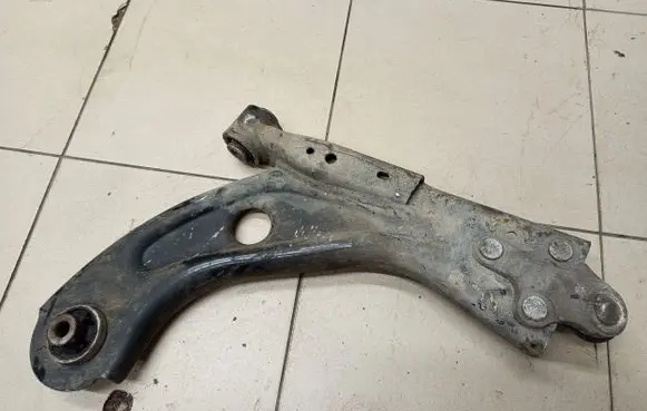 Peugeot 308 Front control arm