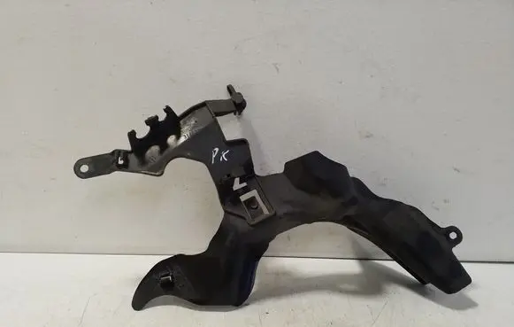 Volvo XC60 Front splash guards bracket 31407737